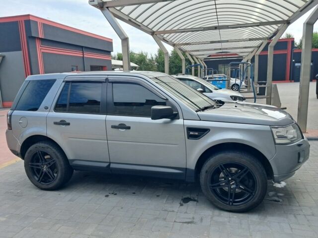 Сірий Ленд Ровер Freelander, об'ємом двигуна 2 л та пробігом 170 тис. км за 12000 $, фото 2 на Automoto.ua