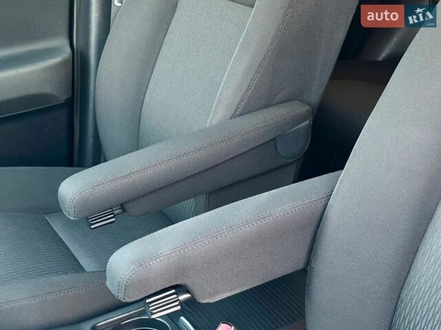 Сірий Ленд Ровер Freelander, об'ємом двигуна 2.2 л та пробігом 273 тис. км за 13999 $, фото 22 на Automoto.ua