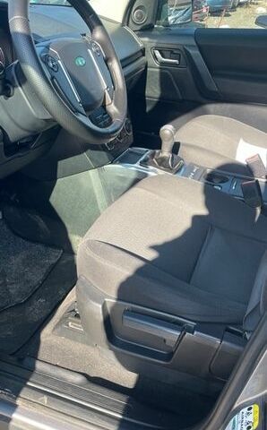 Серый Ленд Ровер Фрилендер, объемом двигателя 2.18 л и пробегом 280 тыс. км за 12400 $, фото 6 на Automoto.ua