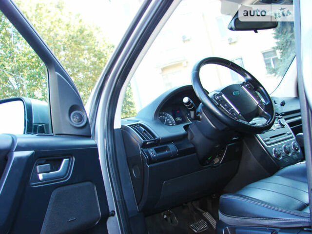 Серый Ленд Ровер Фрилендер, объемом двигателя 2.2 л и пробегом 214 тыс. км за 14000 $, фото 13 на Automoto.ua