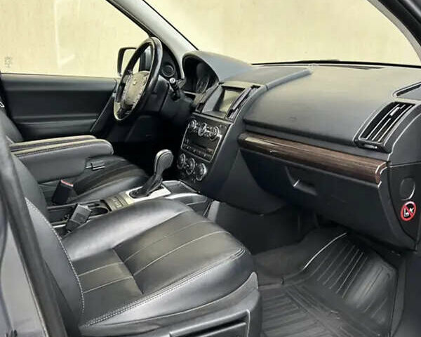 Серый Ленд Ровер Фрилендер, объемом двигателя 2 л и пробегом 277 тыс. км за 13000 $, фото 16 на Automoto.ua