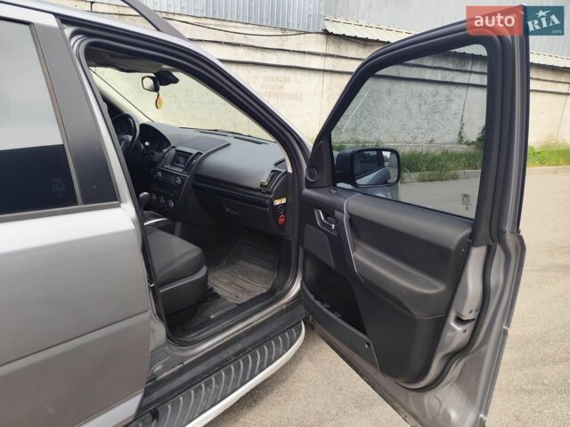 Сірий Ленд Ровер Freelander, об'ємом двигуна 2.18 л та пробігом 209 тис. км за 11900 $, фото 11 на Automoto.ua
