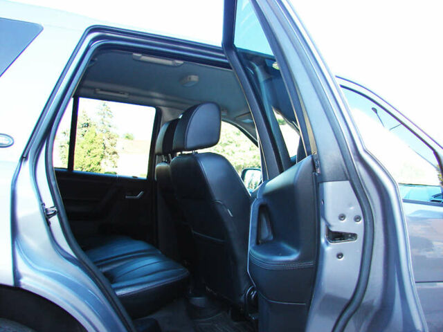 Серый Ленд Ровер Фрилендер, объемом двигателя 2.2 л и пробегом 214 тыс. км за 14000 $, фото 21 на Automoto.ua