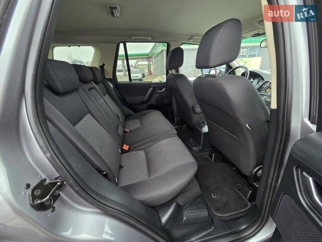 Сірий Ленд Ровер Freelander, об'ємом двигуна 2.18 л та пробігом 239 тис. км за 13600 $, фото 23 на Automoto.ua