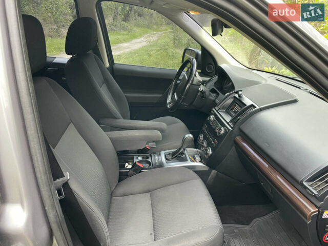 Сірий Ленд Ровер Freelander, об'ємом двигуна 2.2 л та пробігом 295 тис. км за 13200 $, фото 7 на Automoto.ua