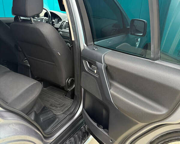 Сірий Ленд Ровер Freelander, об'ємом двигуна 2.18 л та пробігом 208 тис. км за 12600 $, фото 11 на Automoto.ua