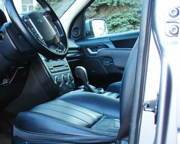 Серый Ленд Ровер Фрилендер, объемом двигателя 2.2 л и пробегом 214 тыс. км за 14000 $, фото 14 на Automoto.ua