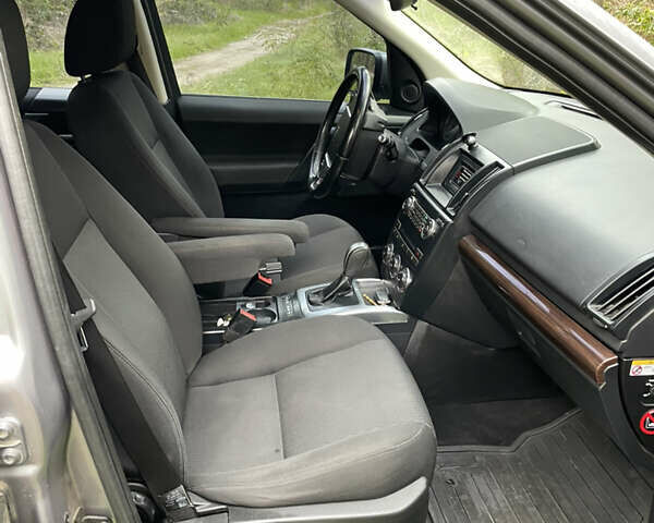 Сірий Ленд Ровер Freelander, об'ємом двигуна 2.2 л та пробігом 295 тис. км за 14200 $, фото 8 на Automoto.ua