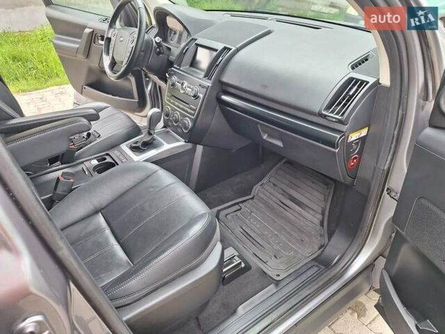 Ленд Ровер Freelander 2013 у Чернівцях на Automoto.ua Сірий Ленд Ровер Freelander, об'ємом двигуна 2.18 л та пробігом 275 тис. км за 14900 $, фото 6 на Automoto.ua