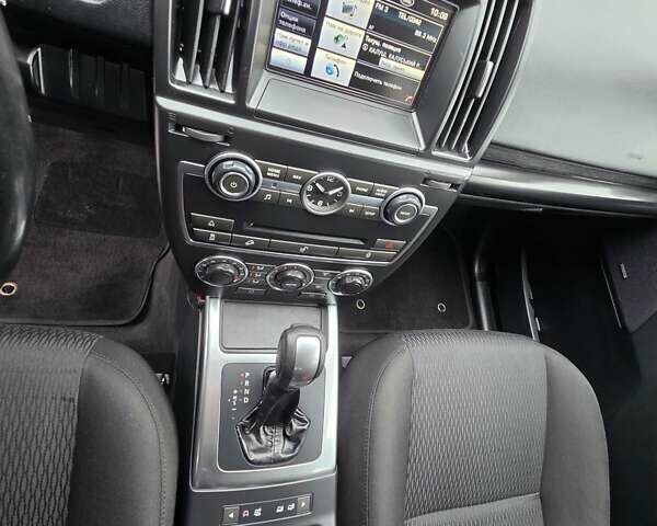 Сірий Ленд Ровер Freelander, об'ємом двигуна 2.18 л та пробігом 239 тис. км за 13600 $, фото 17 на Automoto.ua