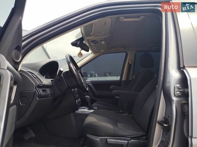 Сірий Ленд Ровер Freelander, об'ємом двигуна 2.18 л та пробігом 209 тис. км за 11900 $, фото 9 на Automoto.ua