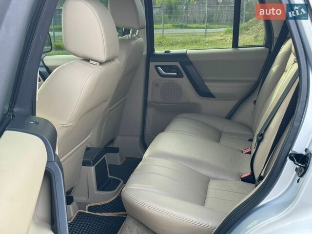 Сірий Ленд Ровер Freelander, об'ємом двигуна 2 л та пробігом 143 тис. км за 12700 $, фото 34 на Automoto.ua
