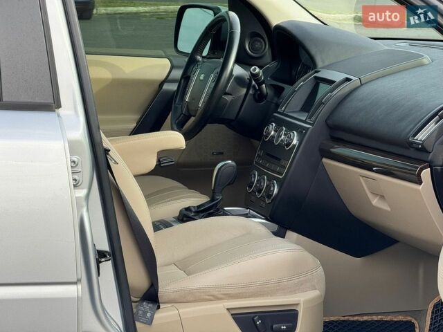 Сірий Ленд Ровер Freelander, об'ємом двигуна 2 л та пробігом 143 тис. км за 12700 $, фото 25 на Automoto.ua