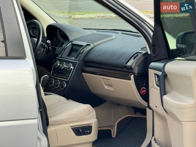 Сірий Ленд Ровер Freelander, об'ємом двигуна 2 л та пробігом 143 тис. км за 12700 $, фото 24 на Automoto.ua