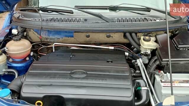 Синий Ленд Ровер Фрилендер, объемом двигателя 1.95 л и пробегом 200 тыс. км за 7200 $, фото 3 на Automoto.ua