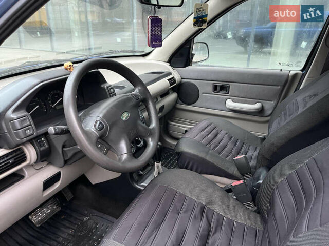 Синий Ленд Ровер Фрилендер, объемом двигателя 2 л и пробегом 291 тыс. км за 4900 $, фото 16 на Automoto.ua