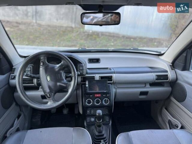 Синий Ленд Ровер Фрилендер, объемом двигателя 2 л и пробегом 246 тыс. км за 4300 $, фото 6 на Automoto.ua