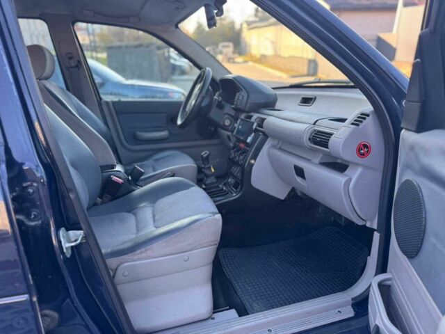 Синий Ленд Ровер Фрилендер, объемом двигателя 2 л и пробегом 246 тыс. км за 4300 $, фото 5 на Automoto.ua