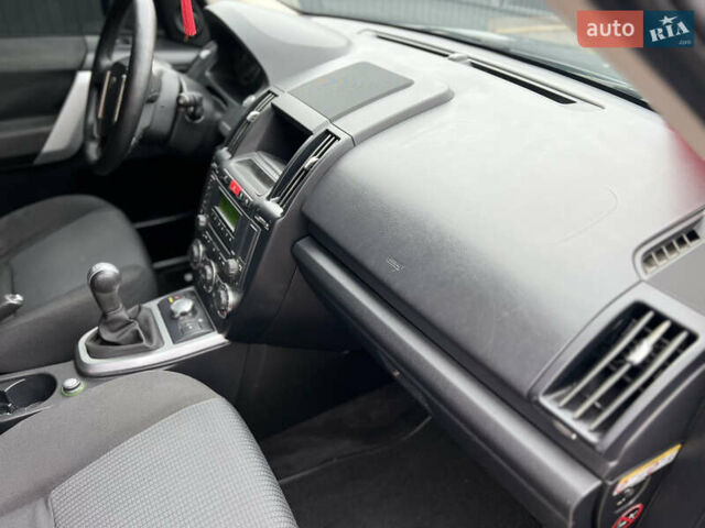 Синий Ленд Ровер Фрилендер, объемом двигателя 2.2 л и пробегом 249 тыс. км за 9100 $, фото 41 на Automoto.ua