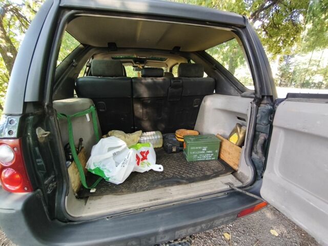 Зеленый Ленд Ровер Фрилендер, объемом двигателя 2 л и пробегом 245 тыс. км за 1600 $, фото 10 на Automoto.ua