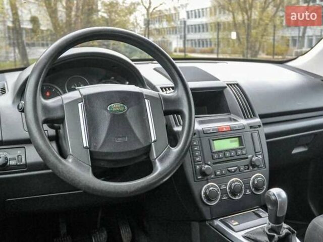 Зеленый Ленд Ровер Фрилендер, объемом двигателя 2.2 л и пробегом 242 тыс. км за 3533 $, фото 4 на Automoto.ua