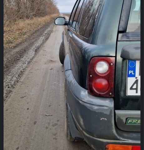 Зеленый Ленд Ровер Фрилендер, объемом двигателя 2 л и пробегом 300 тыс. км за 3000 $, фото 3 на Automoto.ua