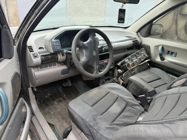 Зелений Ленд Ровер Freelander, об'ємом двигуна 2 л та пробігом 350 тис. км за 2750 $, фото 13 на Automoto.ua