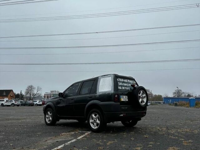 Зеленый Ленд Ровер Фрилендер, объемом двигателя 2 л и пробегом 888 тыс. км за 2200 $, фото 2 на Automoto.ua