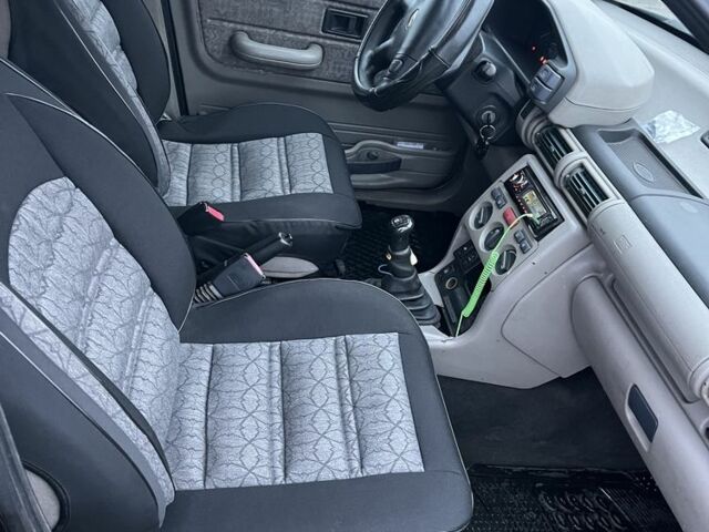 Зеленый Ленд Ровер Фрилендер, объемом двигателя 2 л и пробегом 320 тыс. км за 2300 $, фото 4 на Automoto.ua