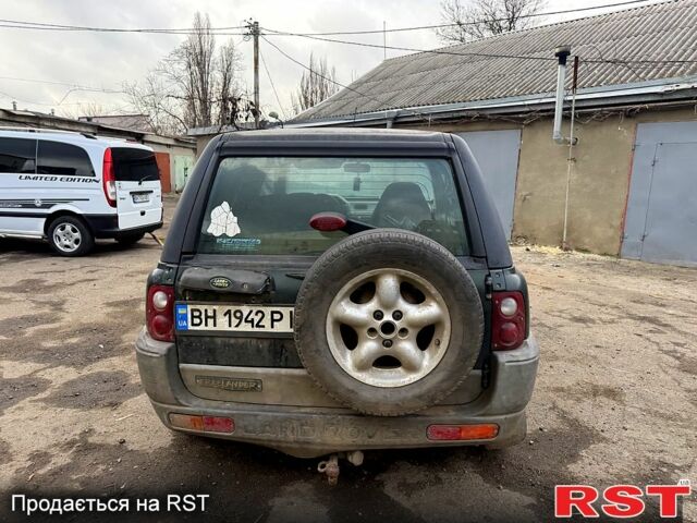 Зелений Ленд Ровер Freelander, об'ємом двигуна 2 л та пробігом 350 тис. км за 2750 $, фото 5 на Automoto.ua