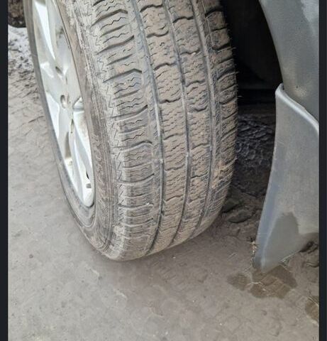 Зеленый Ленд Ровер Фрилендер, объемом двигателя 2 л и пробегом 300 тыс. км за 3000 $, фото 5 на Automoto.ua