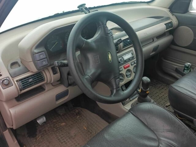 Зелений Ленд Ровер Freelander, об'ємом двигуна 2 л та пробігом 300 тис. км за 1300 $, фото 2 на Automoto.ua