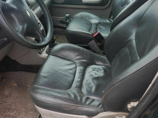 Зелений Ленд Ровер Freelander, об'ємом двигуна 2 л та пробігом 300 тис. км за 1300 $, фото 3 на Automoto.ua