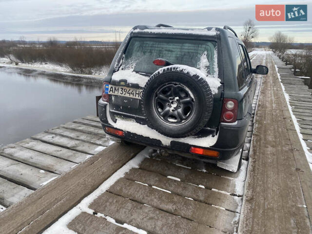 Зелений Ленд Ровер Freelander, об'ємом двигуна 1.99 л та пробігом 300 тис. км за 4250 $, фото 3 на Automoto.ua