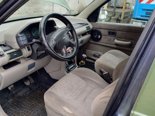 Зелений Ленд Ровер Freelander, об'ємом двигуна 2 л та пробігом 360 тис. км за 1900 $, фото 7 на Automoto.ua