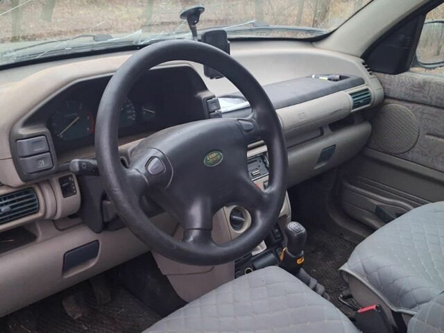 Зелений Ленд Ровер Freelander, об'ємом двигуна 2 л та пробігом 274 тис. км за 3200 $, фото 6 на Automoto.ua