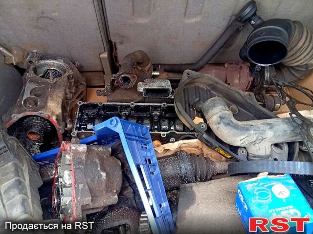 Зеленый Ленд Ровер Фрилендер, объемом двигателя 2 л и пробегом 220 тыс. км за 1800 $, фото 9 на Automoto.ua