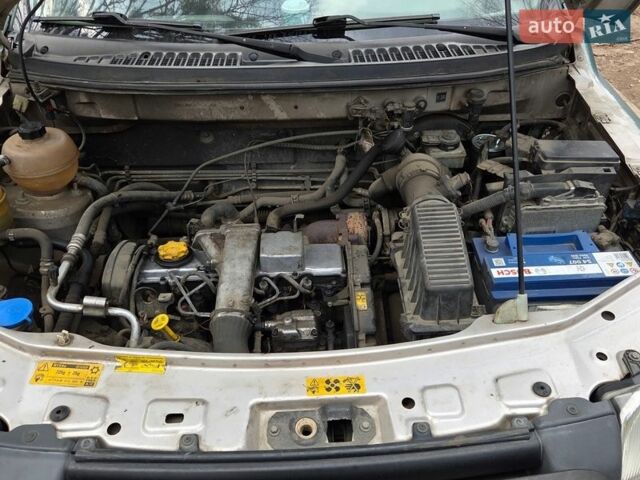 Зеленый Ленд Ровер Фрилендер, объемом двигателя 2 л и пробегом 300 тыс. км за 2200 $, фото 6 на Automoto.ua