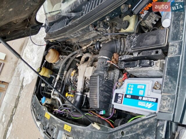Зелений Ленд Ровер Freelander, об'ємом двигуна 1.99 л та пробігом 285 тис. км за 4400 $, фото 12 на Automoto.ua