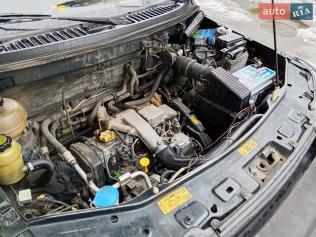 Зелений Ленд Ровер Freelander, об'ємом двигуна 1.99 л та пробігом 285 тис. км за 4400 $, фото 13 на Automoto.ua