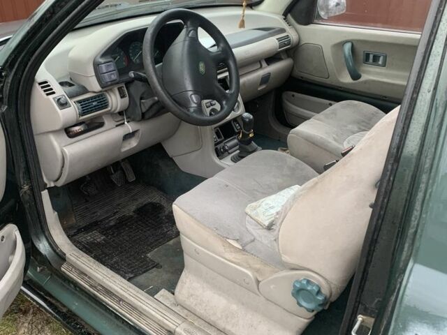 Зелений Ленд Ровер Freelander, об'ємом двигуна 1.8 л та пробігом 200 тис. км за 1100 $, фото 3 на Automoto.ua