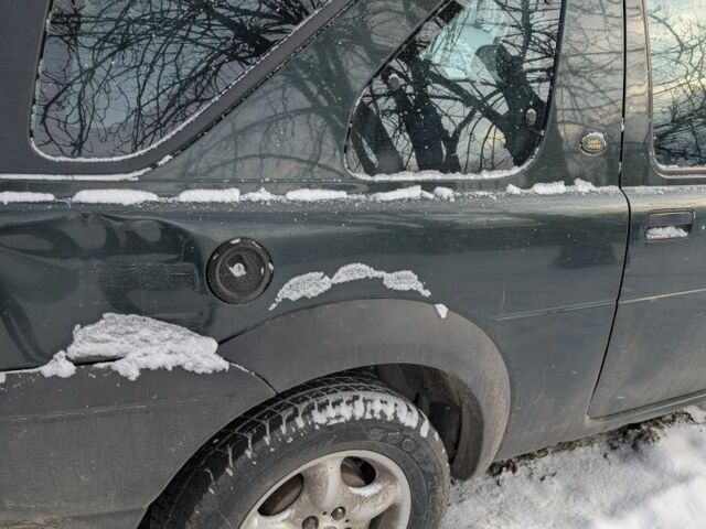 Зеленый Ленд Ровер Фрилендер, объемом двигателя 2 л и пробегом 375 тыс. км за 2370 $, фото 4 на Automoto.ua