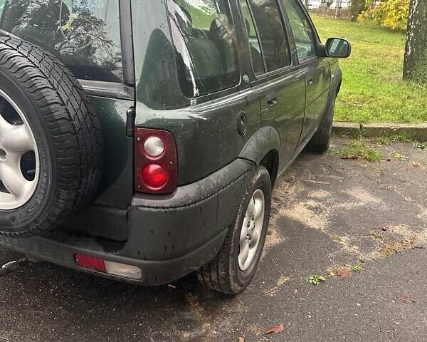 Зеленый Ленд Ровер Фрилендер, объемом двигателя 2.2 л и пробегом 300 тыс. км за 4000 $, фото 2 на Automoto.ua