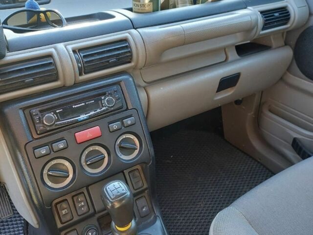Зелений Ленд Ровер Freelander, об'ємом двигуна 2 л та пробігом 425 тис. км за 3100 $, фото 6 на Automoto.ua