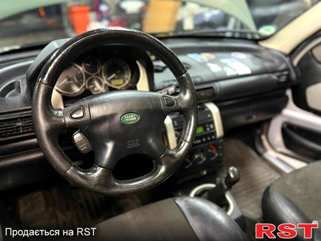 Зелений Ленд Ровер Freelander, об'ємом двигуна 2 л та пробігом 291 тис. км за 2650 $, фото 9 на Automoto.ua
