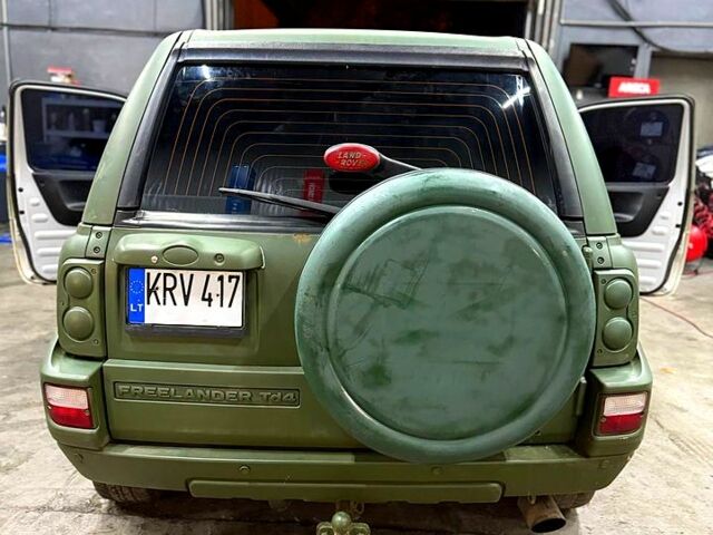 Зеленый Ленд Ровер Фрилендер, объемом двигателя 2 л и пробегом 291 тыс. км за 2650 $, фото 6 на Automoto.ua
