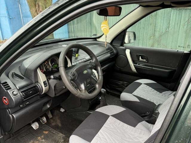 Зеленый Ленд Ровер Фрилендер, объемом двигателя 2 л и пробегом 216 тыс. км за 3329 $, фото 1 на Automoto.ua