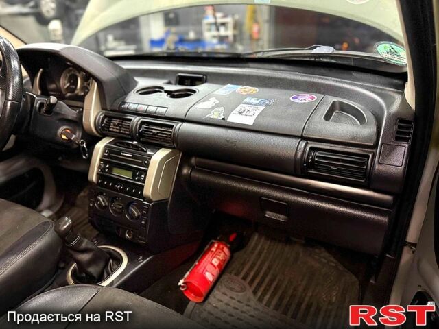 Зелений Ленд Ровер Freelander, об'ємом двигуна 2 л та пробігом 291 тис. км за 2650 $, фото 10 на Automoto.ua