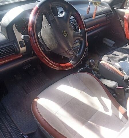 Зелений Ленд Ровер Freelander, об'ємом двигуна 1.8 л та пробігом 315 тис. км за 7400 $, фото 6 на Automoto.ua