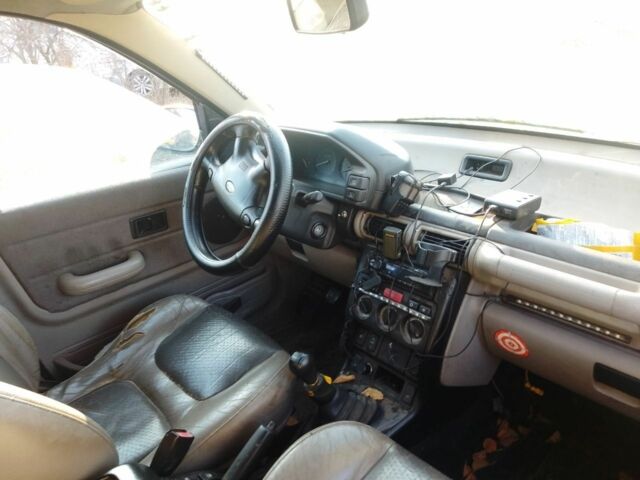 Зелений Ленд Ровер Freelander, об'ємом двигуна 0 л та пробігом 200 тис. км за 2100 $, фото 3 на Automoto.ua